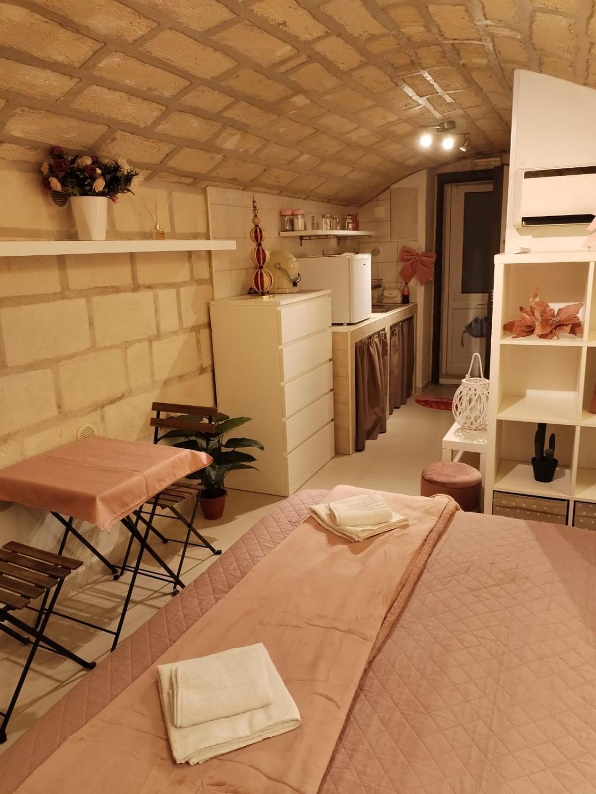 Milo'S Ll Bed & Breakfast Бари Екстериор снимка